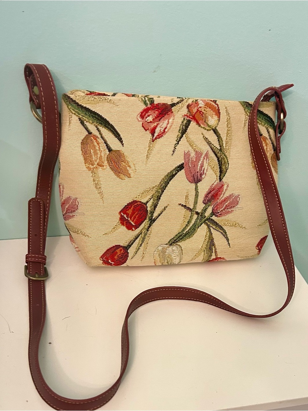 Signare Tulip Tapestry Crossbody Purse Bag Floral Cottage